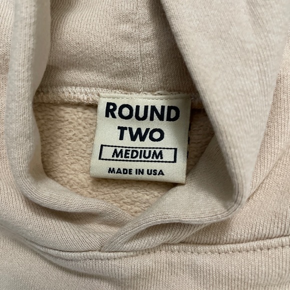 Round Two Autohaus Mercedes Benz Medium NWOTS - Picture 3 of 5